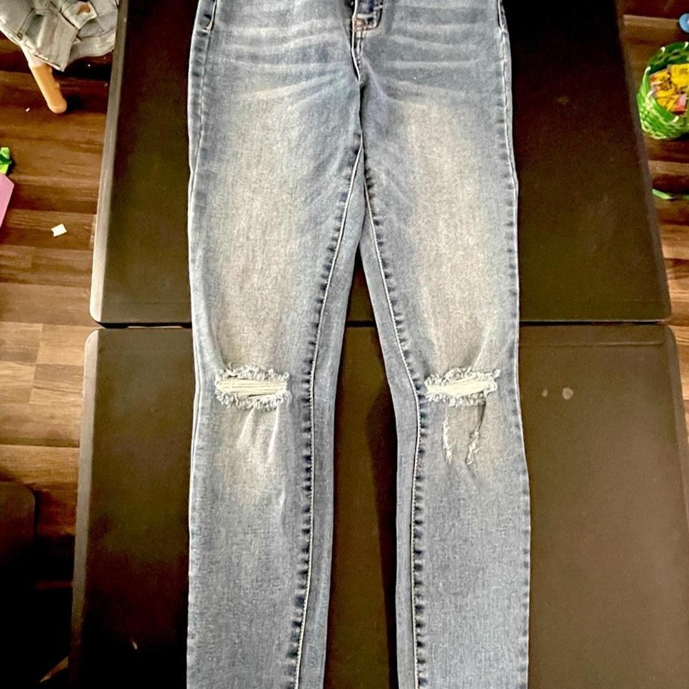 Forever 21 Distressed Skinny Jeans Light Wash Ripped Knee Size 24 XS Y2K Edgy